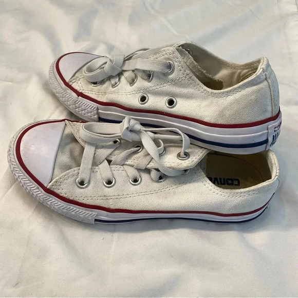 Converse | Chuck Taylor allstar low cut white sneakers kids size 13 - Picture 4 of 8